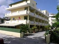 Meridian Inn Oistins Exterior photo